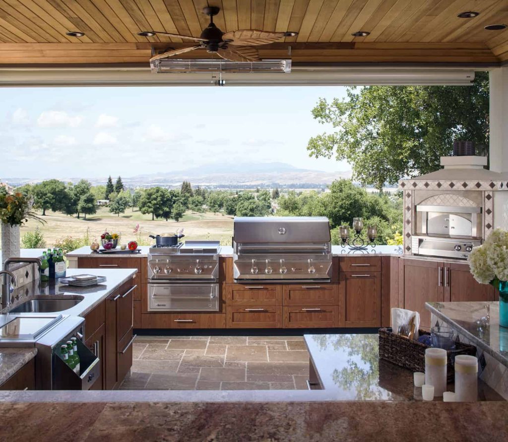 Traditional Styles Outdoor Kitchen