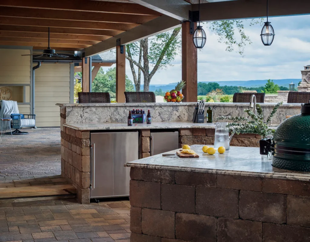 Well Organized Outdoor Kitchen Design