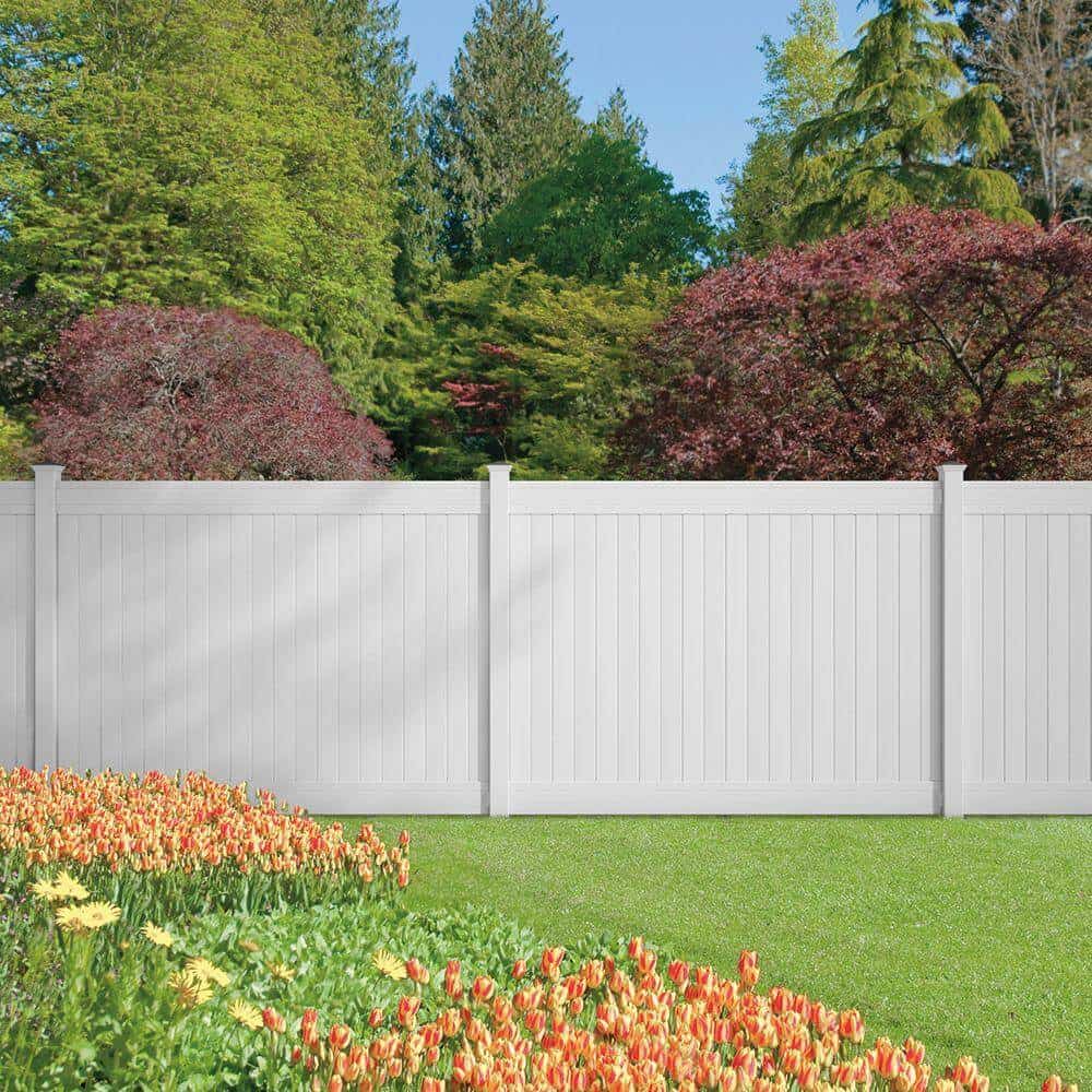 Traditional White Vinyl Fence 