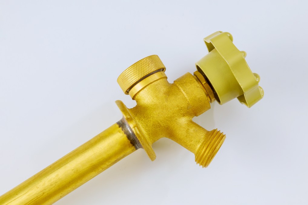 Outdoor faucet valve