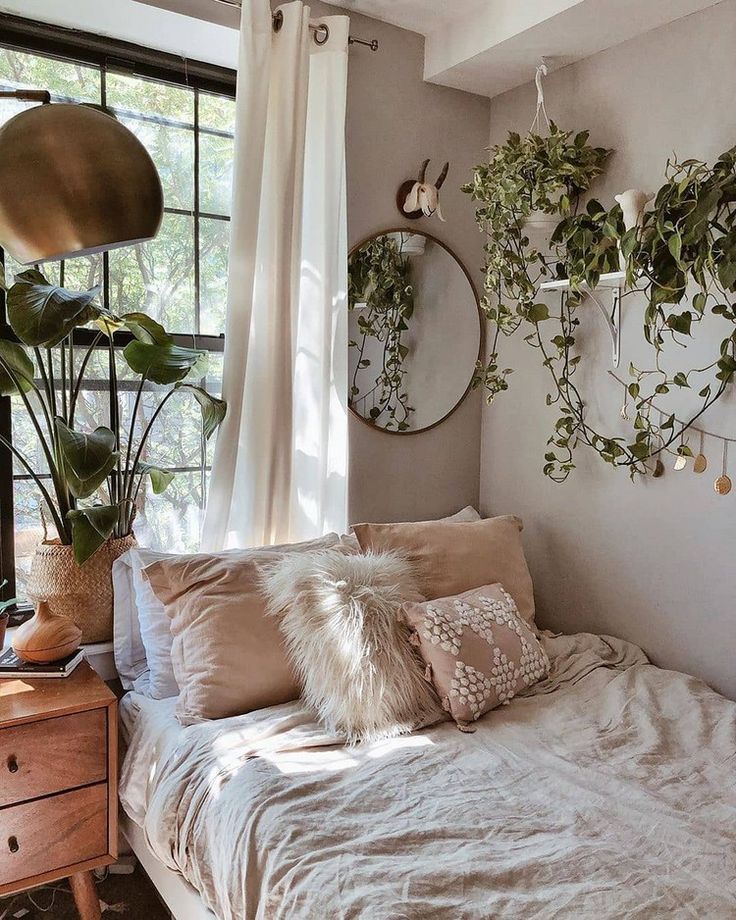 Bohemian Bedroom Design With Plants