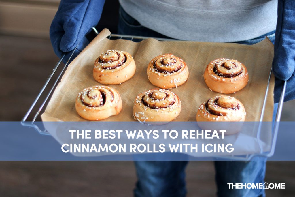 The Best Ways To Reheat Cinnamon Rolls With Icing