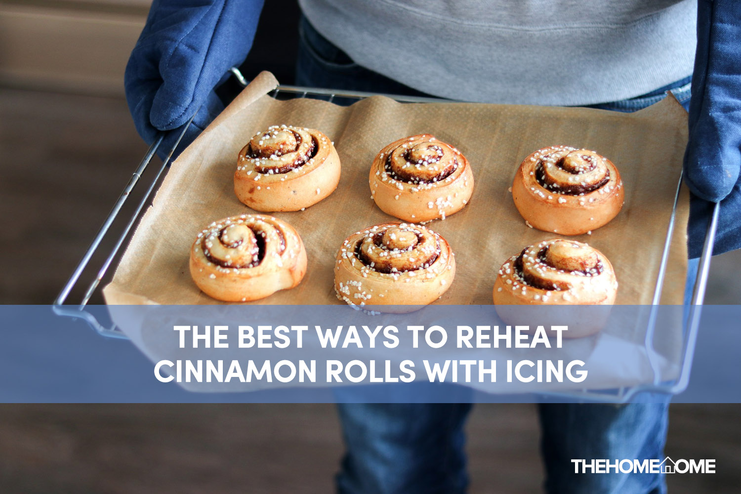 The Best Ways To Reheat Cinnamon Rolls With Icing - The Home Tome