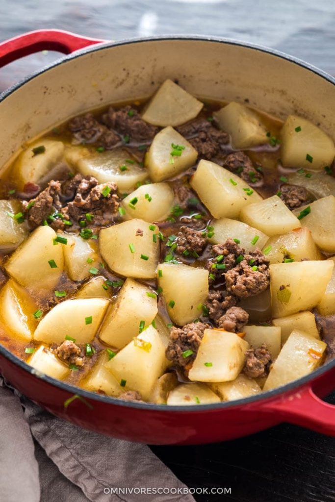 Chinese Braised Daikon Radish 