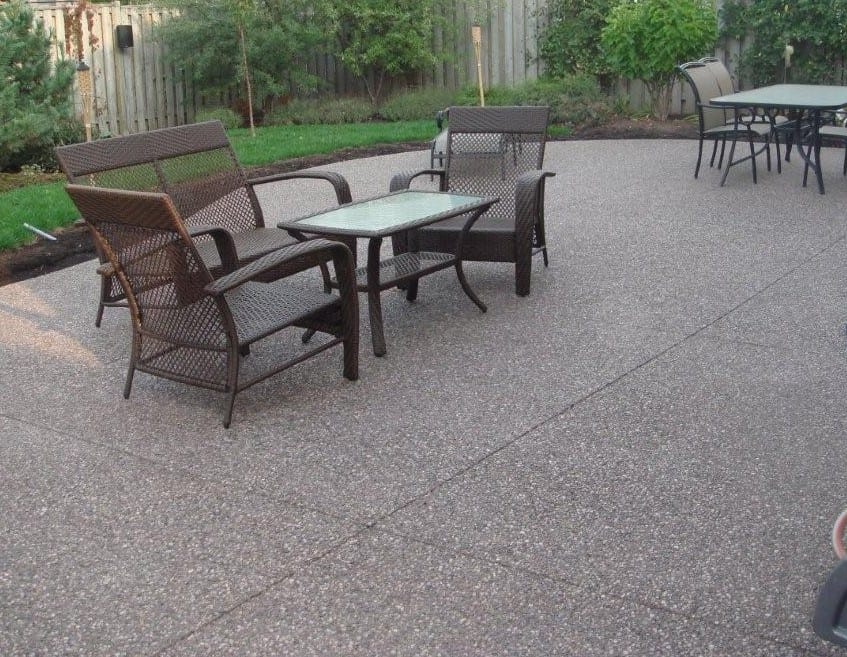 Using exposed aggregate to cover concrete patio